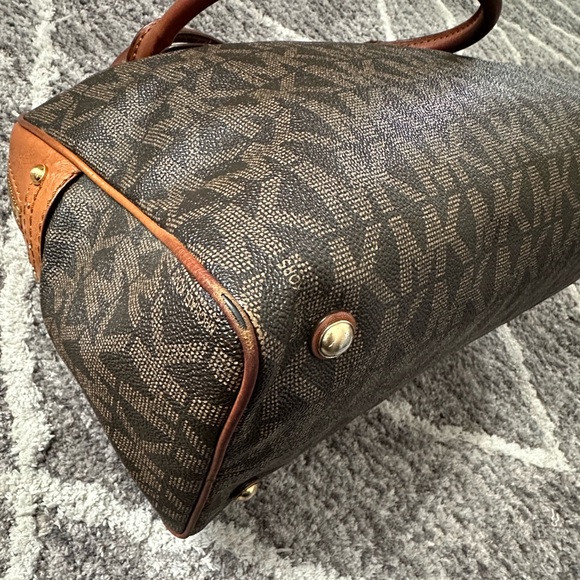 Authentic Michael Kors Handbag with Signature Leather - Picture 7 of 13